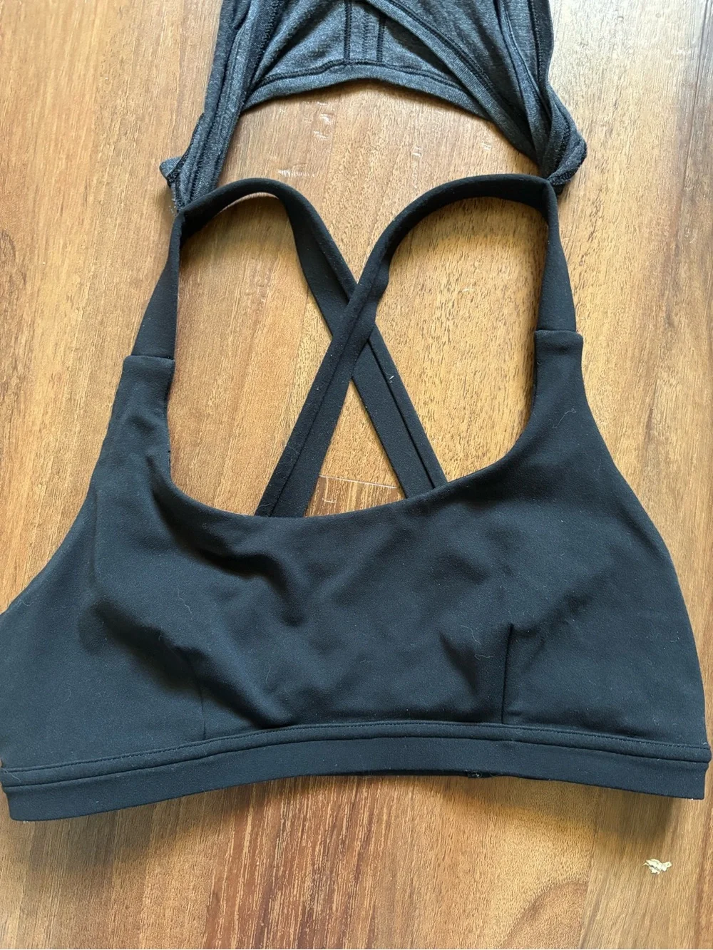 Lululemon Women’s Gray Scoop Neck Athletic Tank Top With Attached Bra